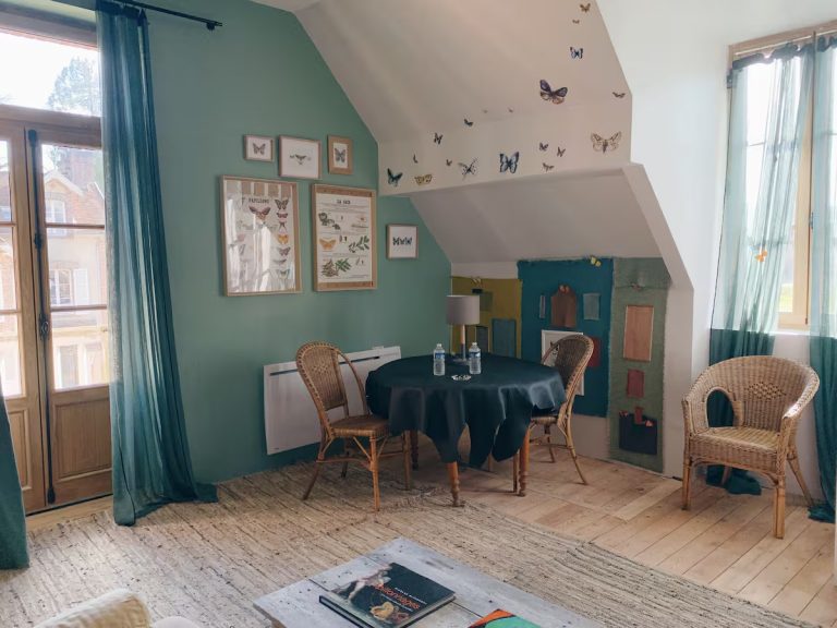 8ae05b7b-cc04-489a-adae-b9e501a943af